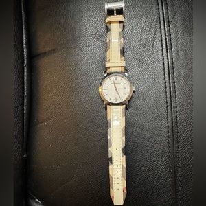 Authentic genuine leather Burberry watch